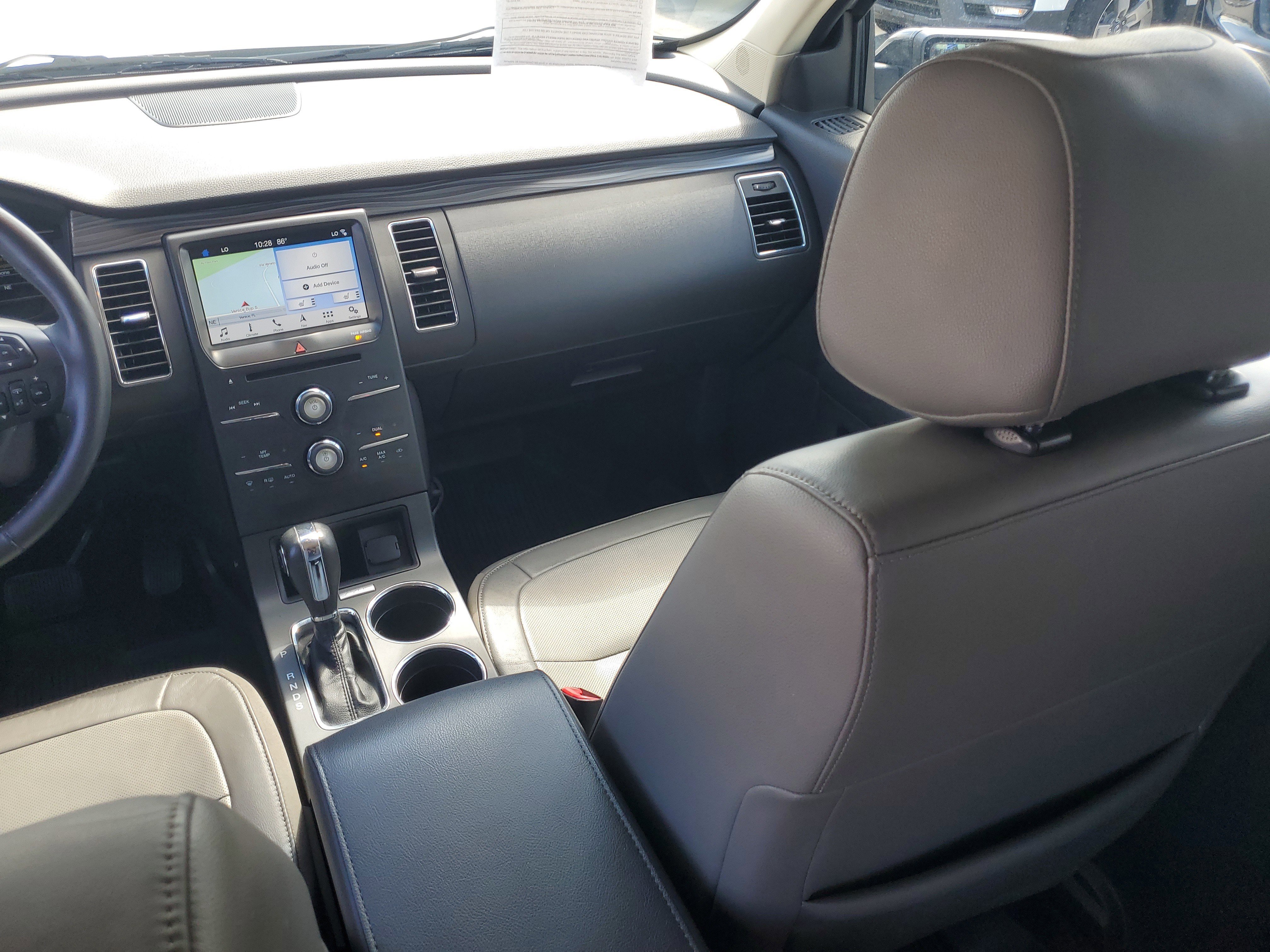 Used 2019 Oxford White Ford SEL image 18