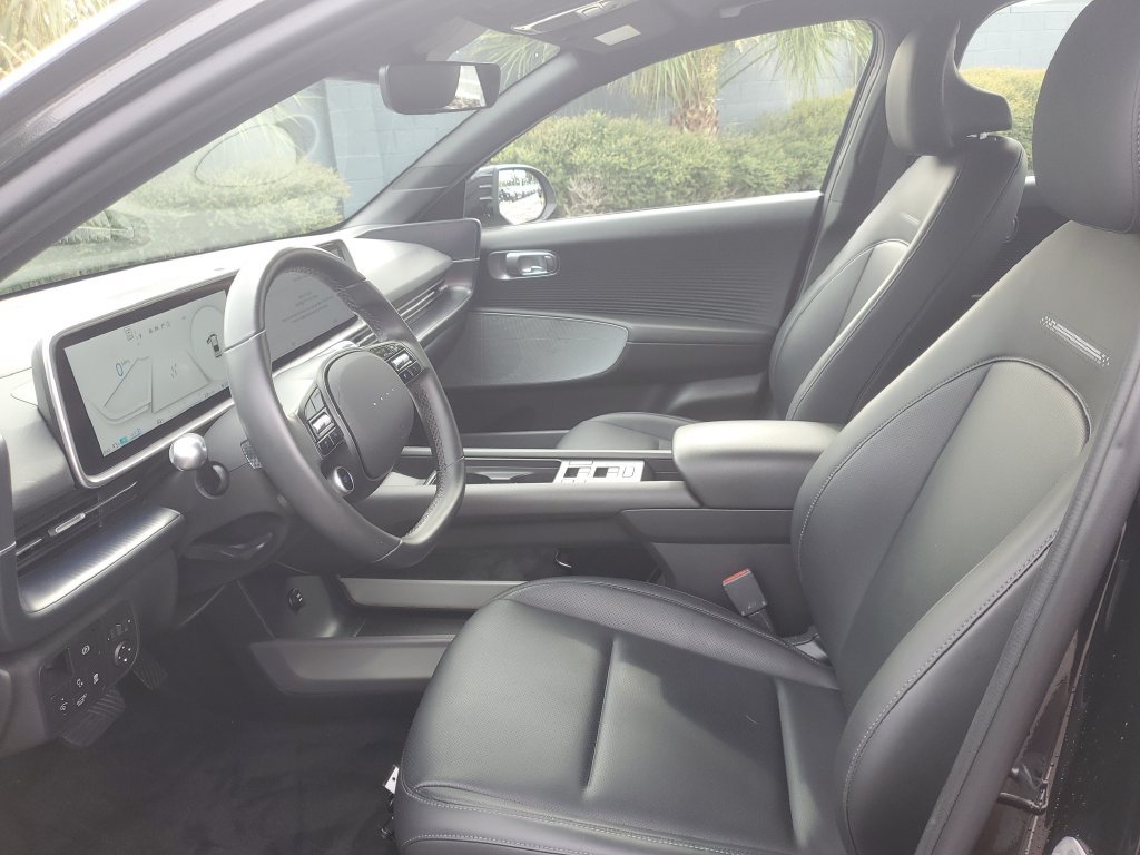 Used 2024 Black Hyundai SEL image 13