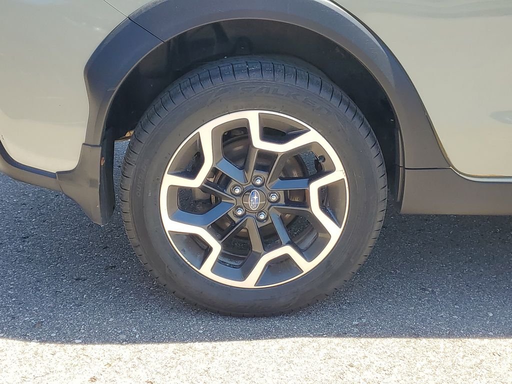 Used 2016 Khaki Subaru 2.0i Premium image 5