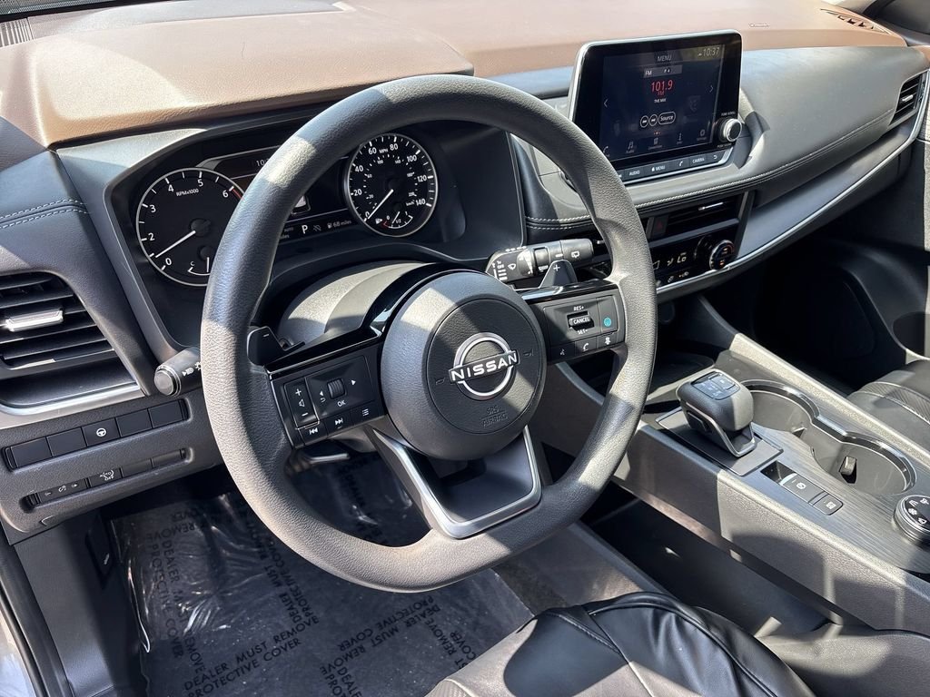 Used 2023 Gray Nissan SV image 11
