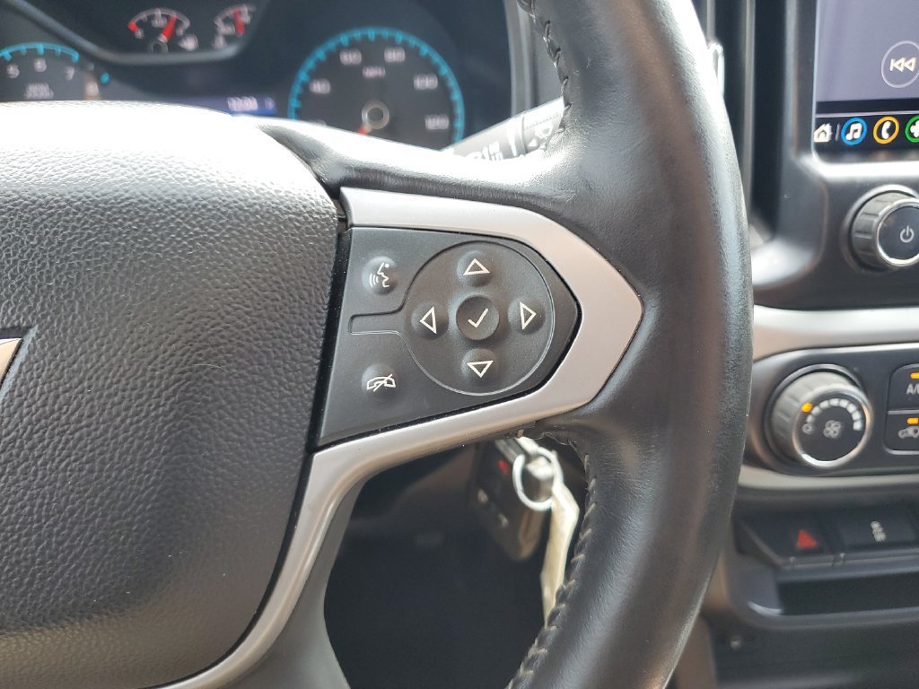 Used 2020 SUMMIT WHITE Chevrolet 2WD LT image 20
