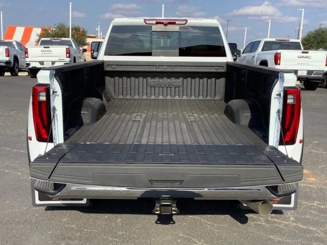 2026 GMC Sierra 3500HD SLT - Photo 9