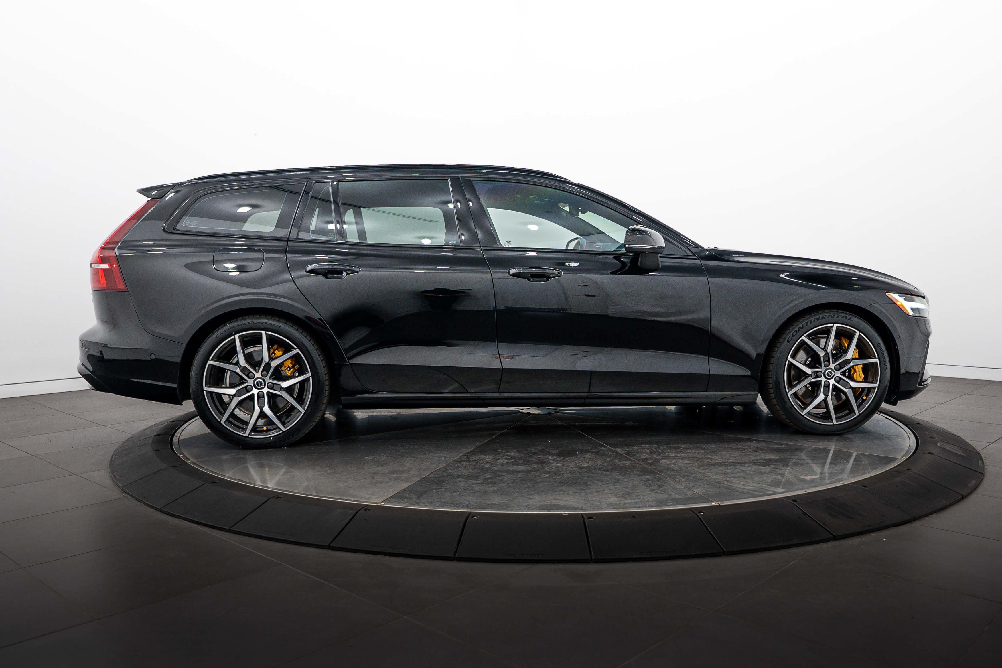 Used 2024 Onyx Black Metallic Volvo Polestar Engineered image 3