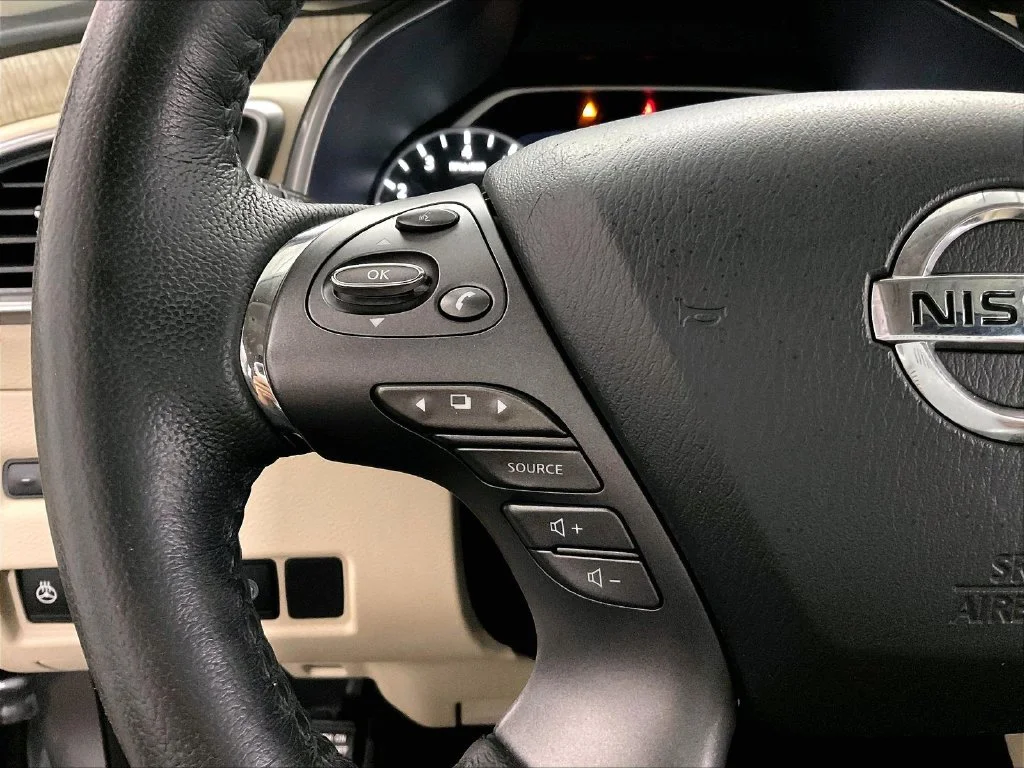 Used 2022 Gray Nissan SL image 23