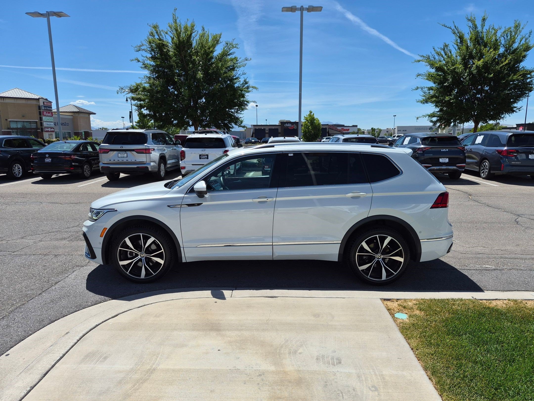 Certified Used 2023 Opal White Volkswagen SEL R-Line image 8