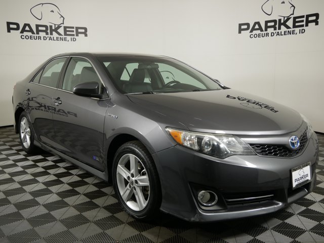 Used 2014 Magnetic Gray Metallic Toyota SE image 4