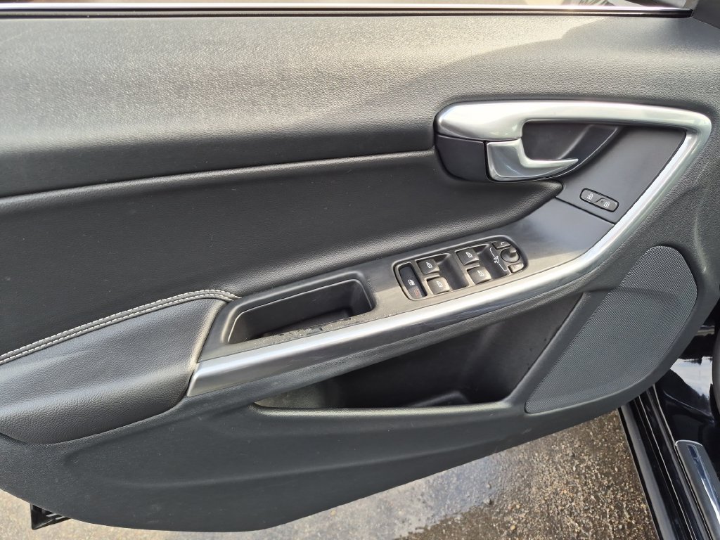 Used 2015 Black / Stone Volvo T6 image 14