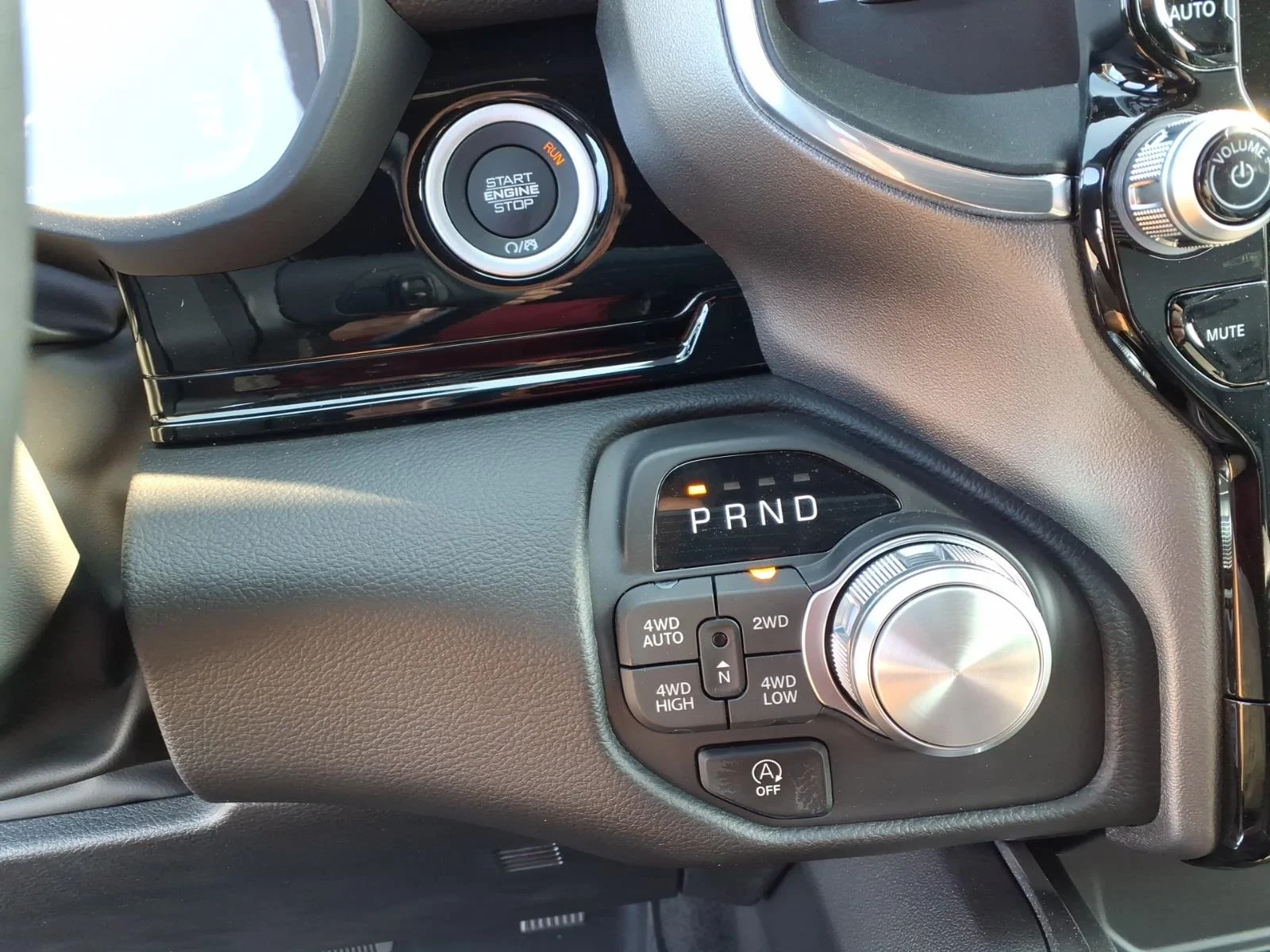 2026 RAM 1500 Laramie - Photo 10