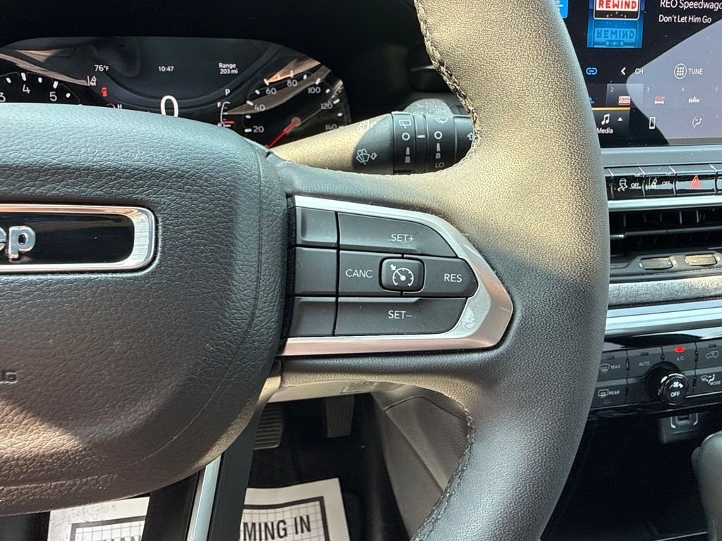 Used 2023 Blue Jeep Latitude image 27