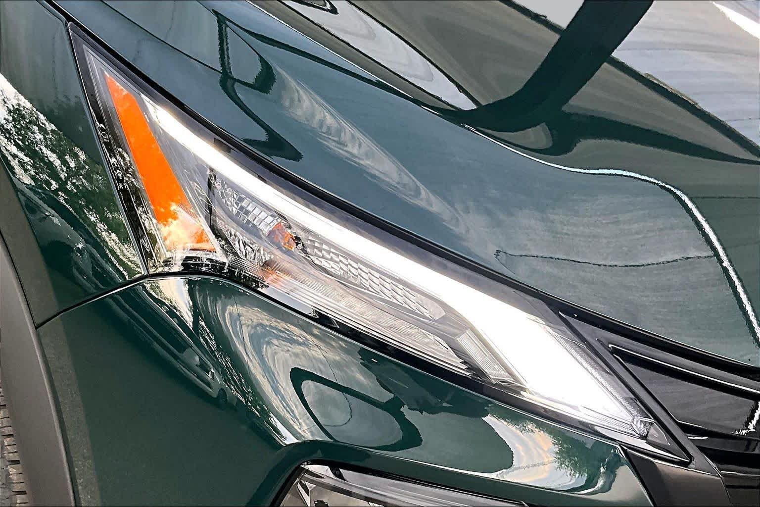 New 2027 Obsidian Green Pearl Nissan Dark Armor image 18