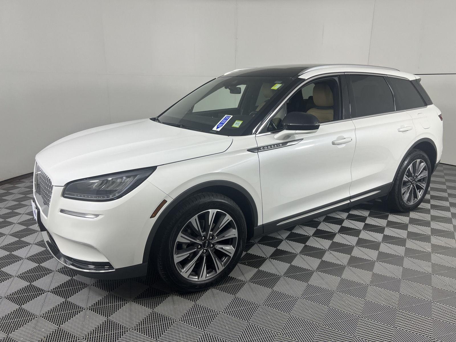 Used 2021 Pristine White Lincoln Reserve image 7