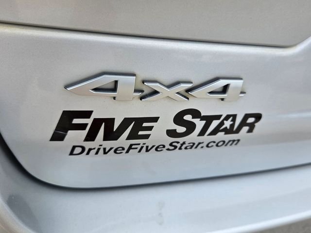 Used 2023 Silver Jeep Summit image 12