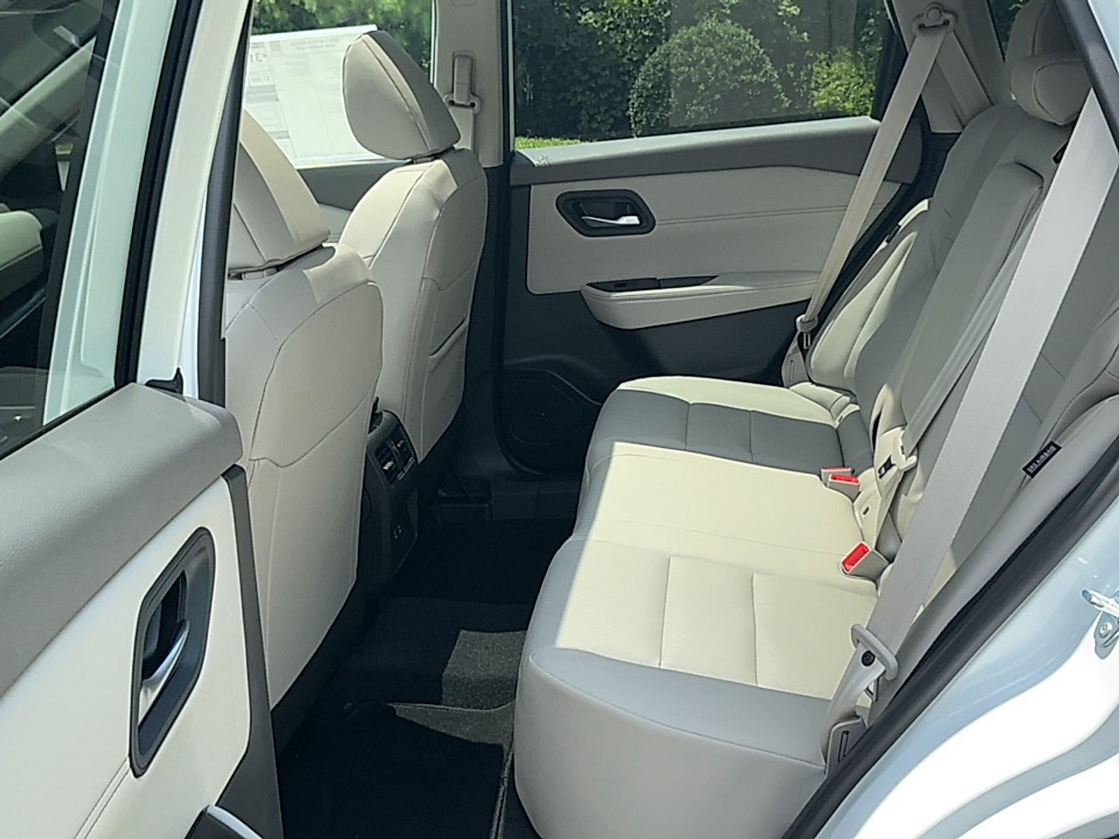 New 2026 Everest White Pearl Tricoat Nissan Dark Armor image 15