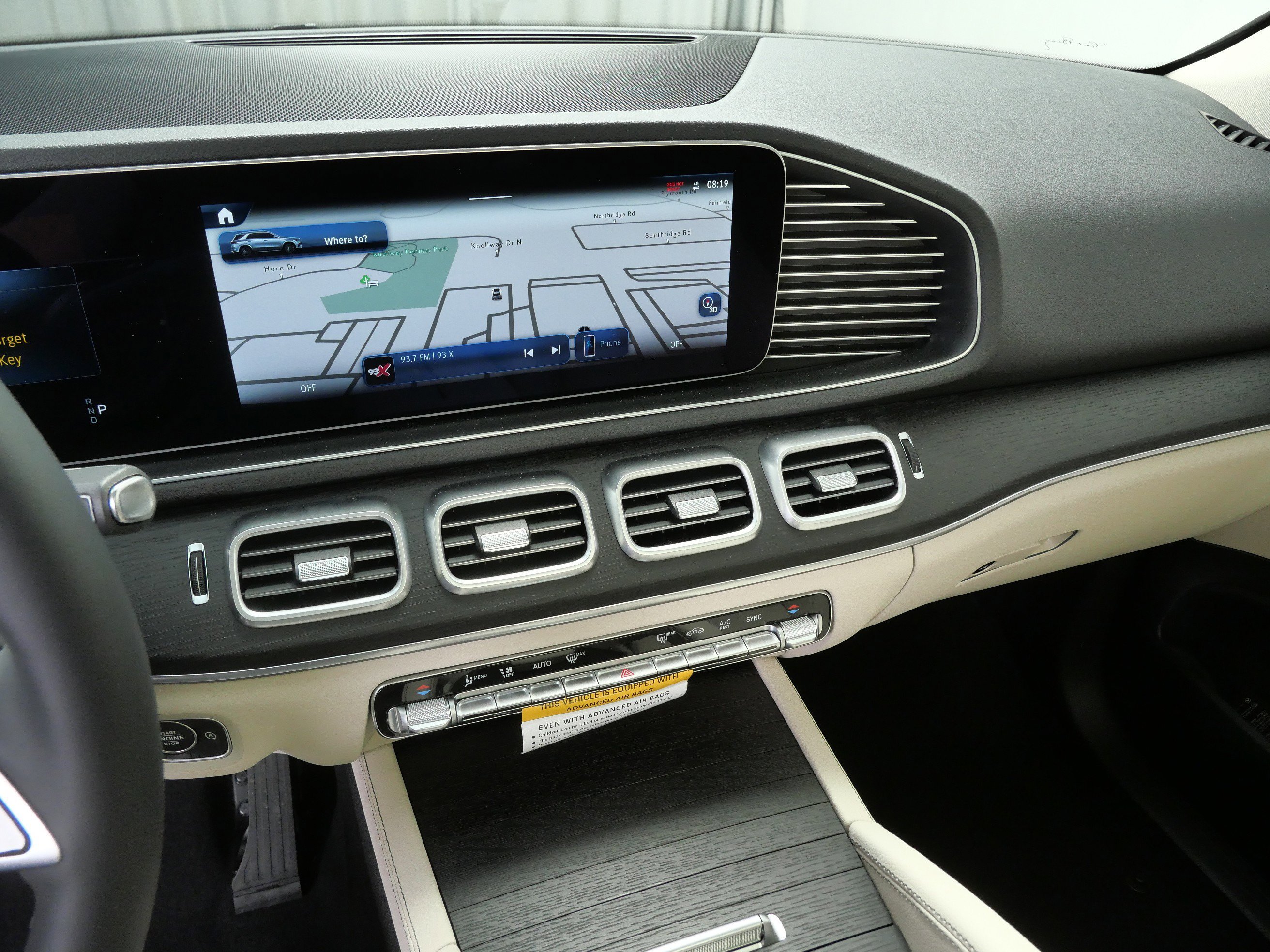 New 2026 MANUFAKTUR Moonlight White Metallic Mercedes-Benz GLE 350 image 10