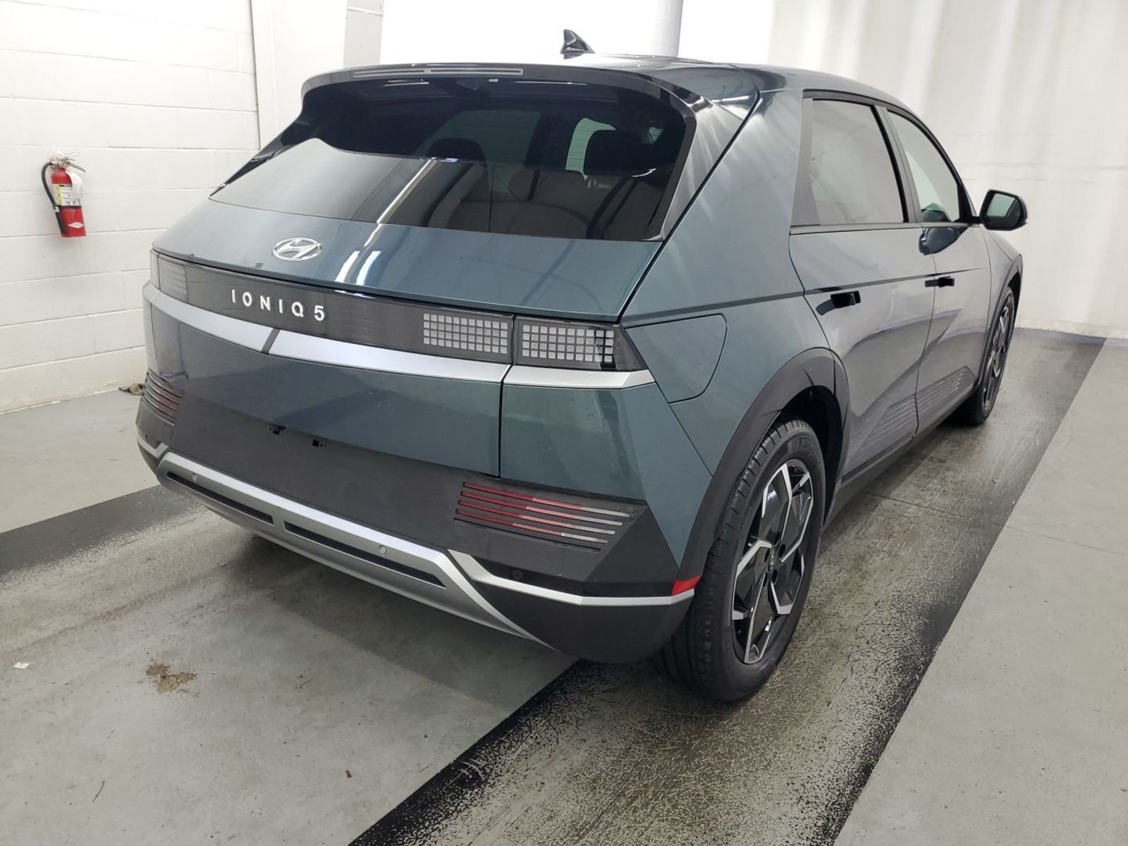 Used 2024 Green Hyundai SEL image 4