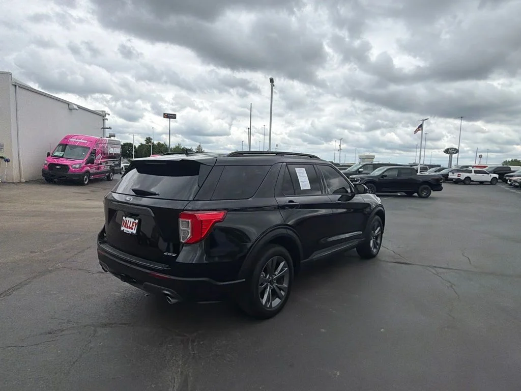 Used 2023 Black Ford XLT image 8