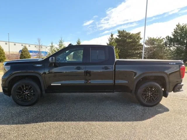 Certified Used 2025 Onyx Black GMC Elevation image 10