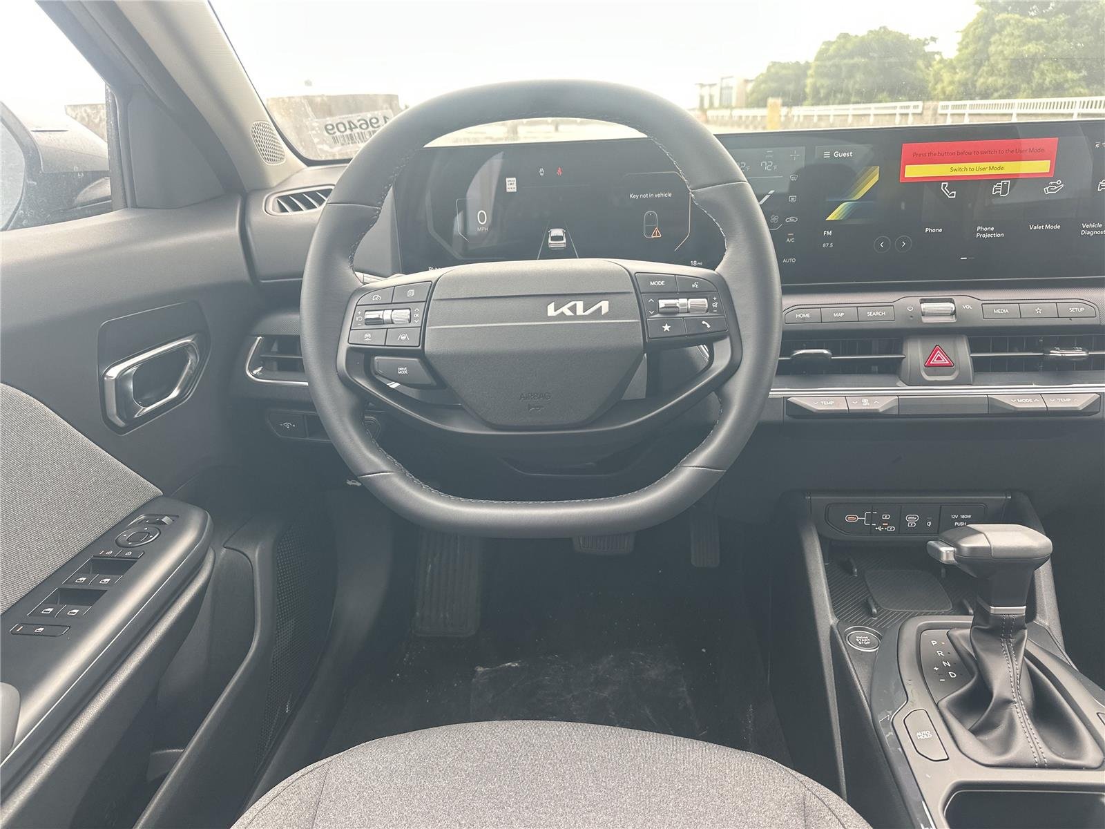 2025 Kia K4 EX - Photo 17