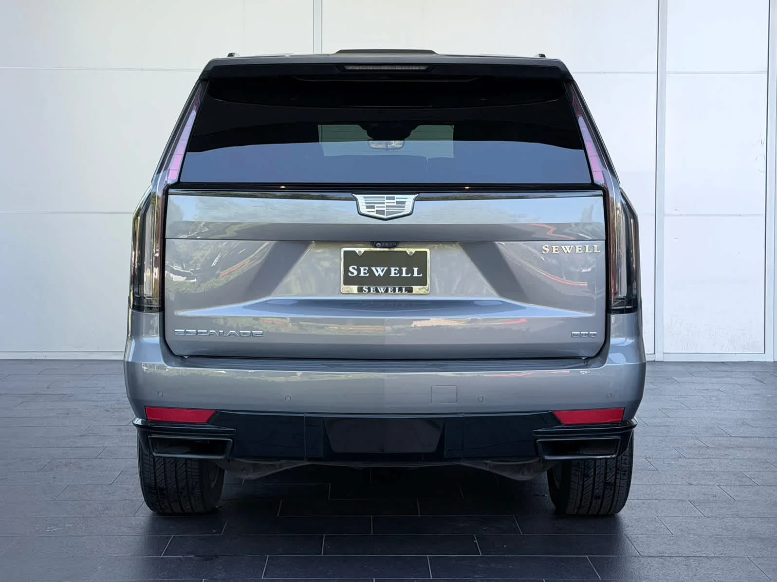 Used 2021 SATIN STEEL METALLIC Cadillac Sport image 5