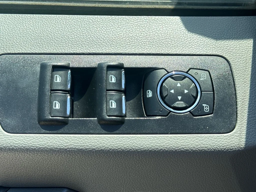 Used 2017 Ingot Silver Ford XLT image 14