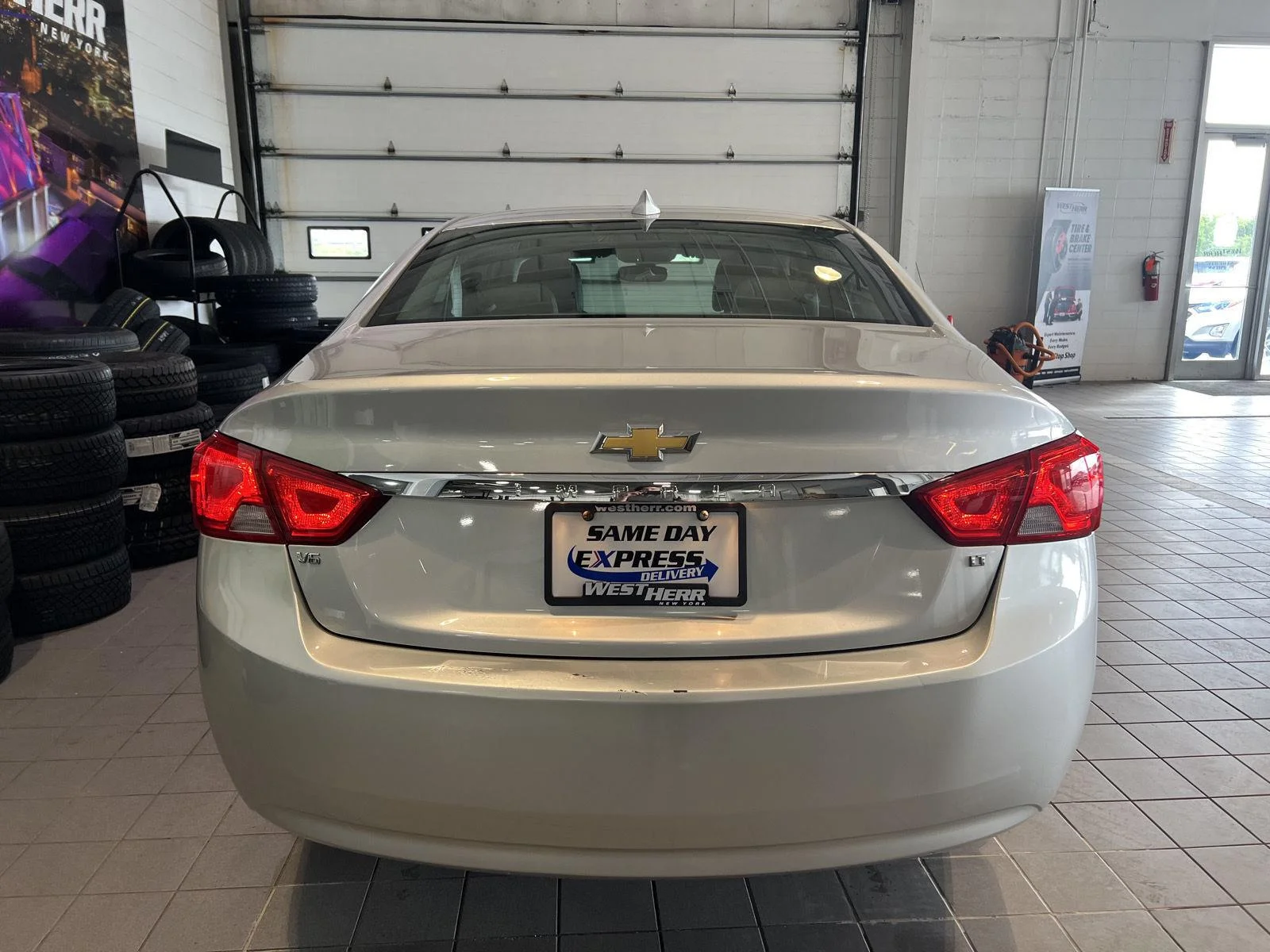 Used 2018 SILVER ICE METALLIC Chevrolet LT image 8