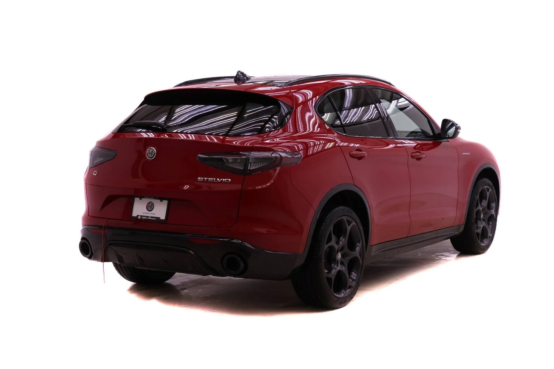 New 2026 Alfa Rosso (Red) Exterior Paint Alfa Romeo Base image 4