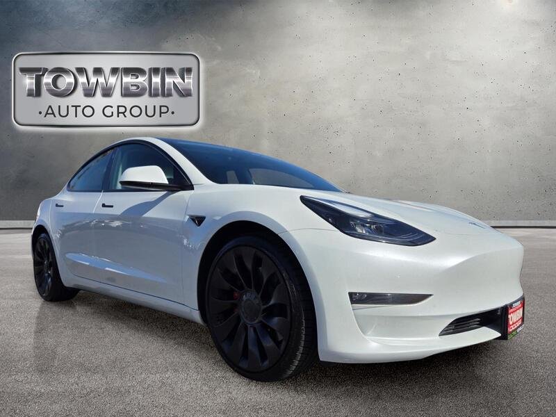 Used 2023  Tesla Performance image 2
