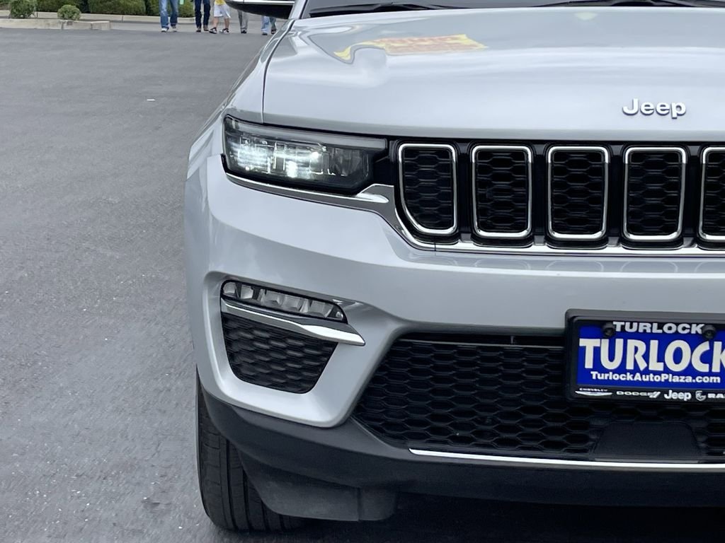 Used 2024 Silver Jeep 4xe image 4