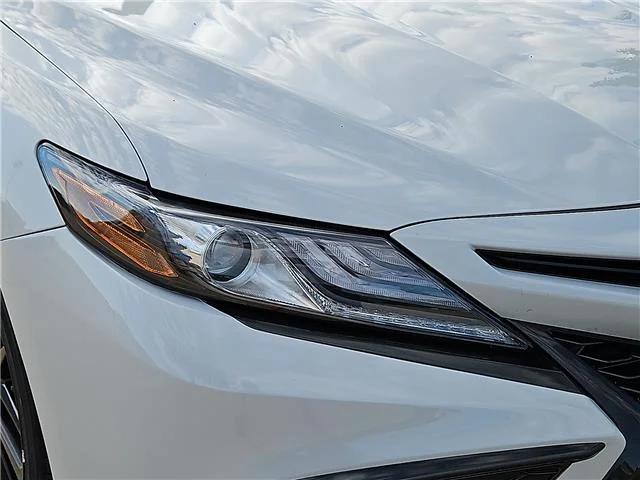 Used 2024 Wind Chill Pearl Toyota XSE Front-Wheel Drive image 5