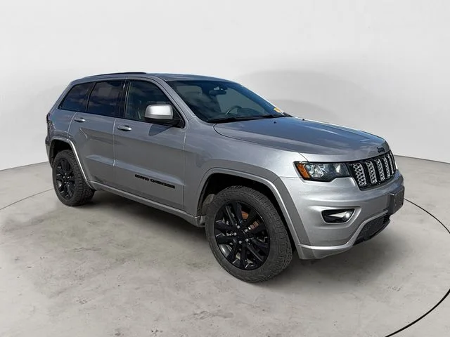 Used 2021 Silver Jeep Laredo X image 5