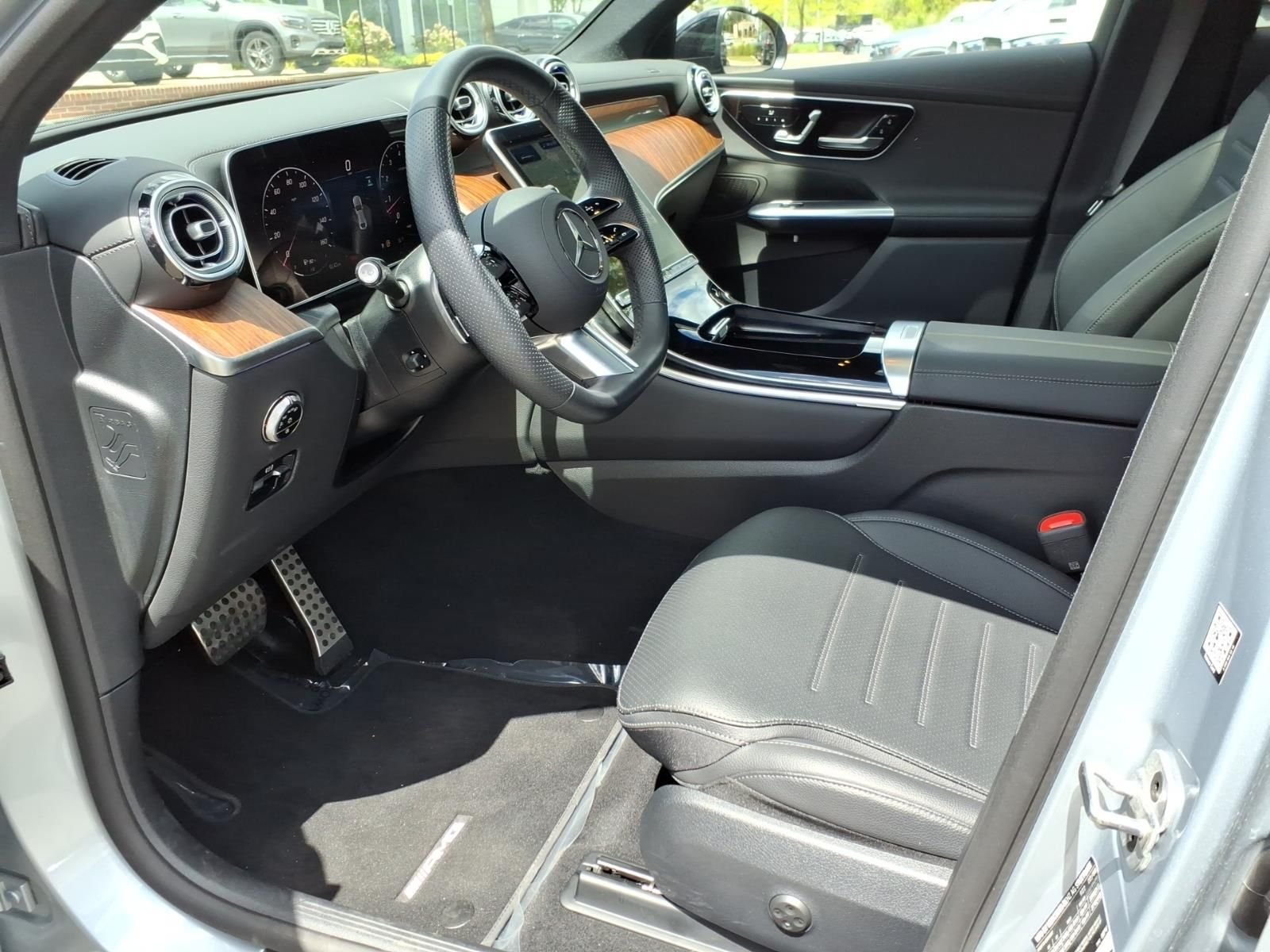 Certified Used 2025  Mercedes-Benz GLC 300 Coupe image 11