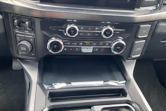 New 2026 Star White Metallic Tri-Coat Ford F-250® Lariat® image 27