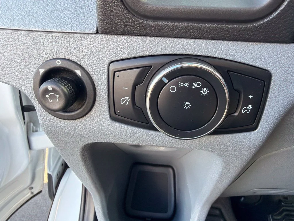 Used 2015 White Ford XLT image 25