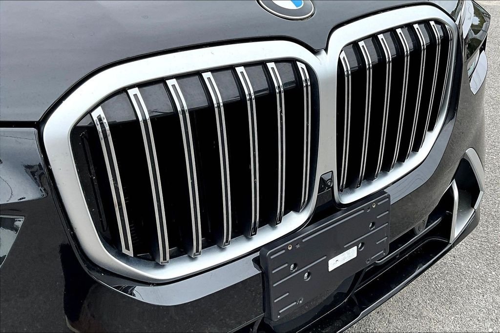 Used 2023 Black BMW xDrive40i image 34