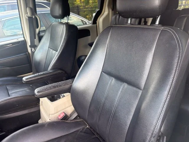 Used 2014 Black Chrysler Touring image 15