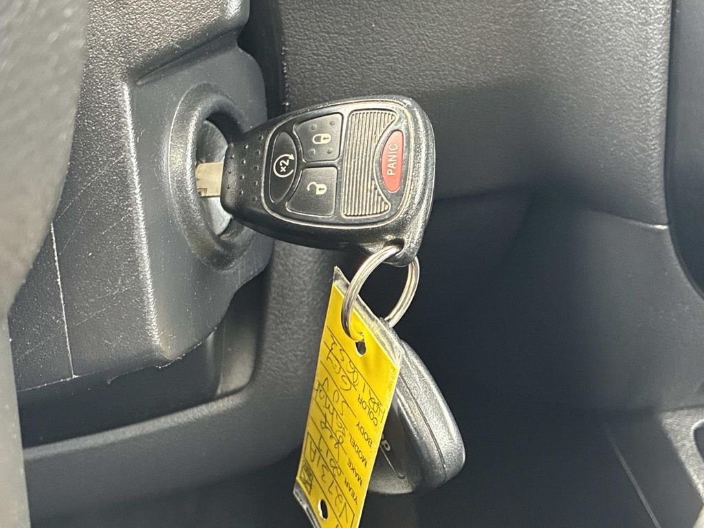 Used 2017 Gray Jeep Latitude image 25