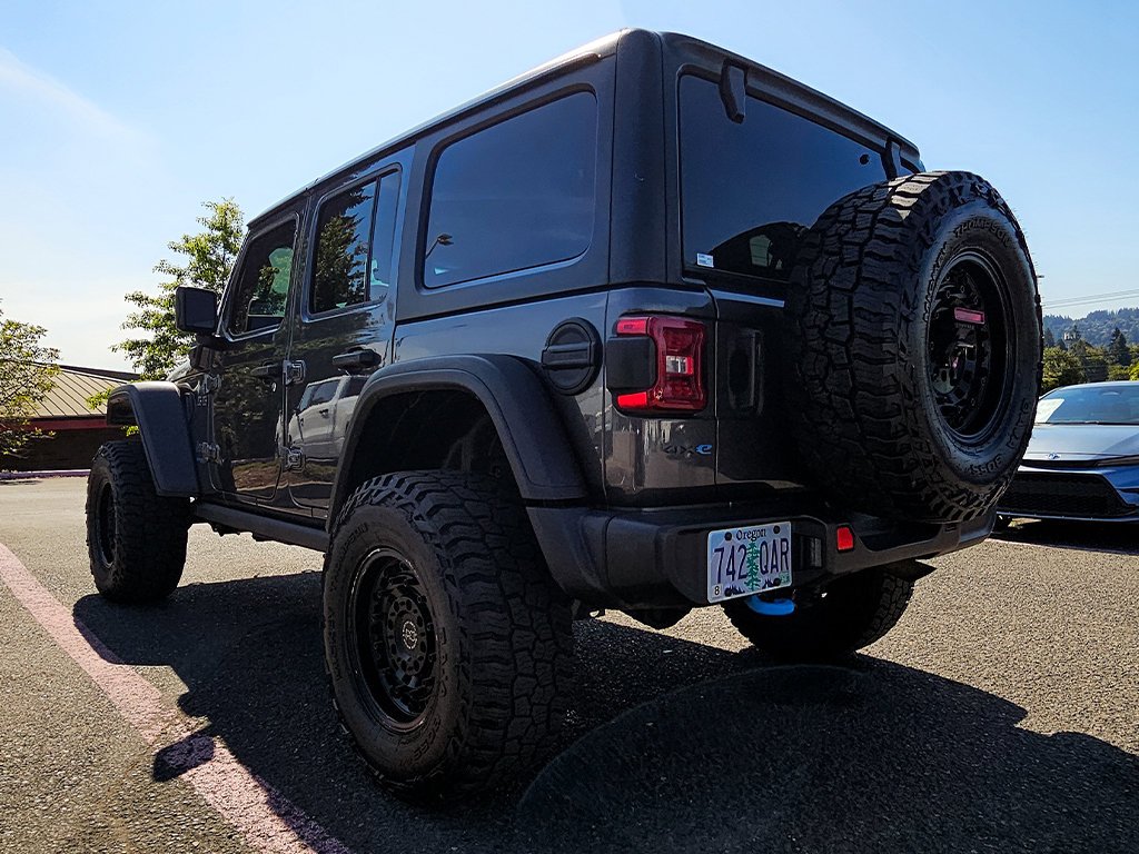 Used 2022 Gray Jeep Unlimited Rubicon 4xe image 5