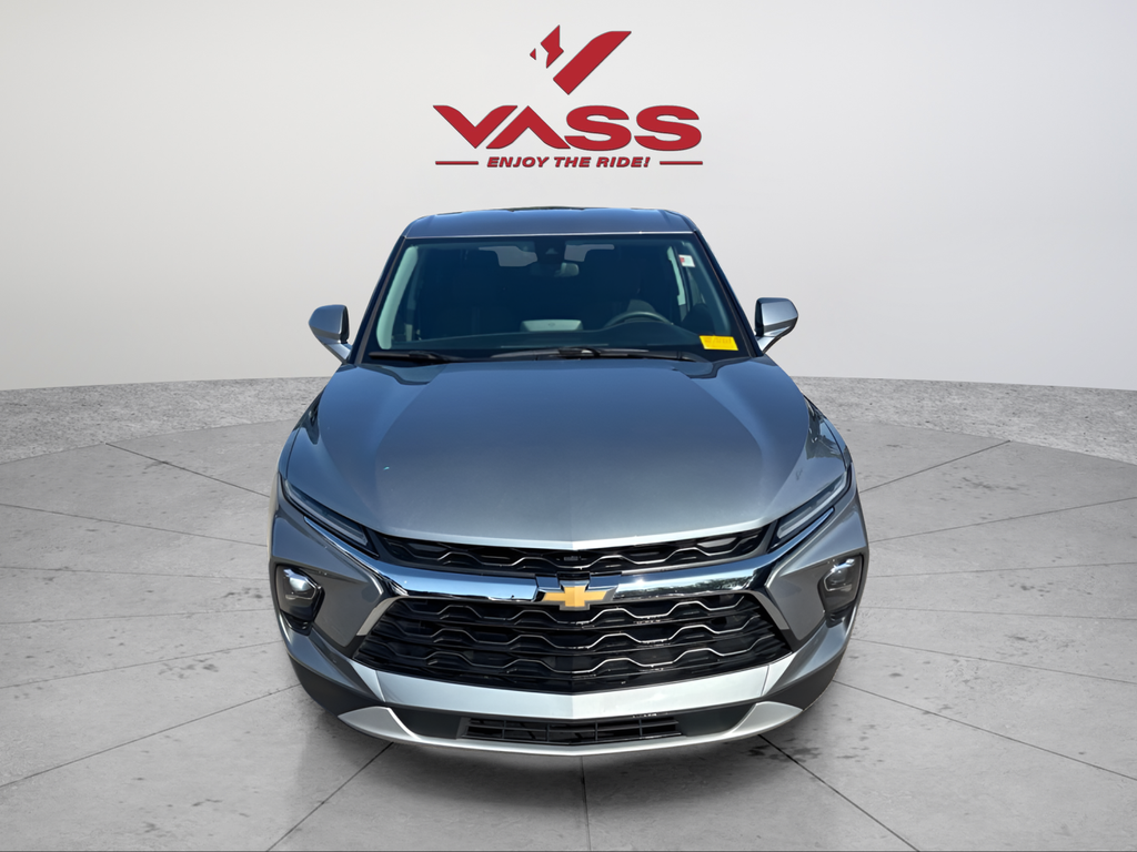 Used 2025 Gray Chevrolet LT image 7