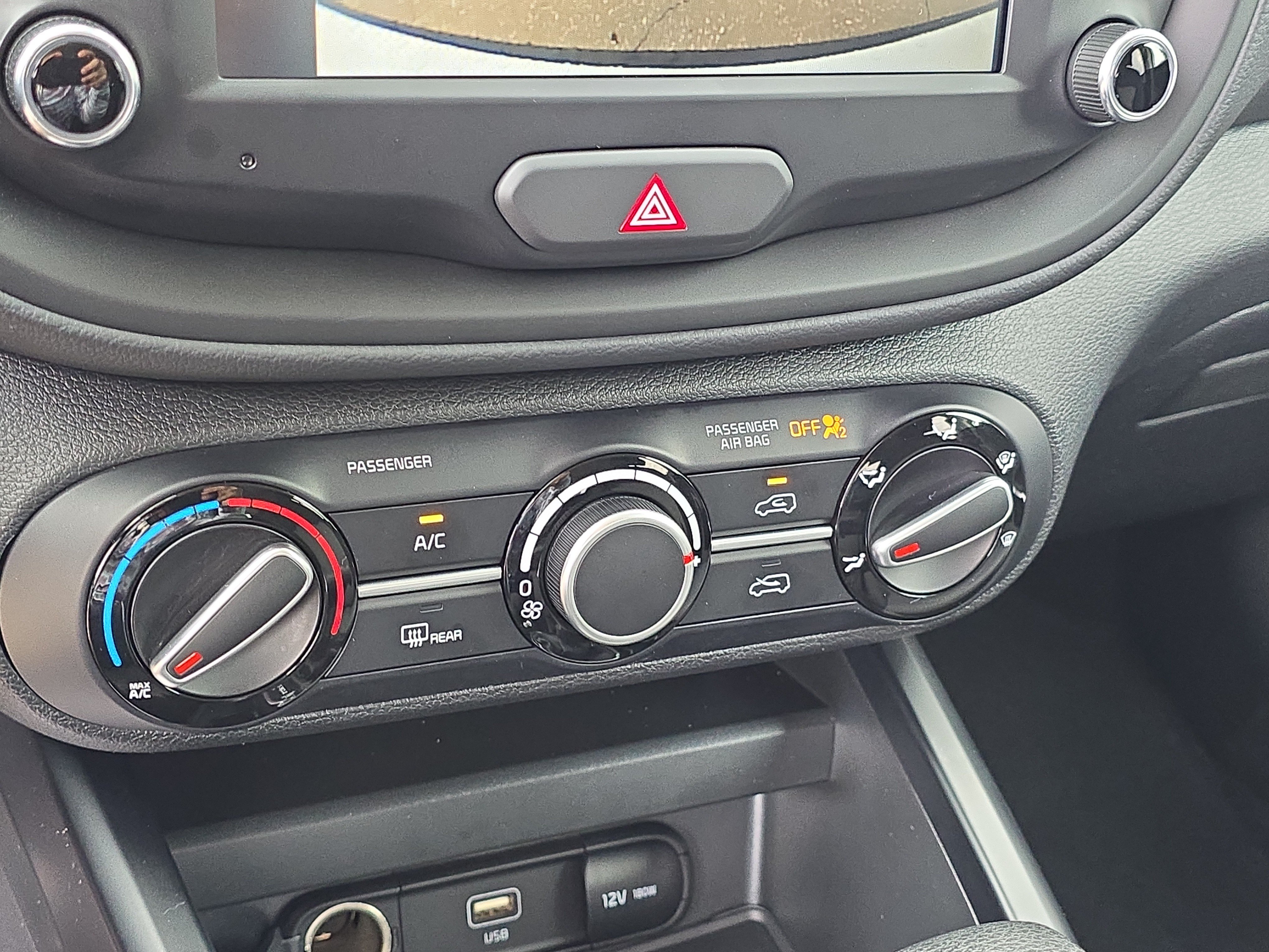 Certified Used 2025 Snow White Pearl Kia LX image 25