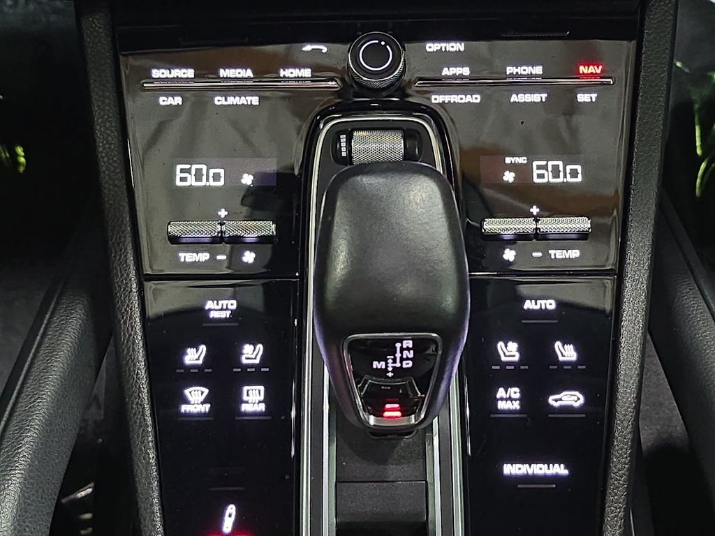 2022 Porsche Cayenne Platinum Edition - Photo 19