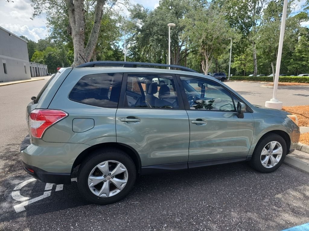 Used 2015 Green Subaru 2.5i Premium image 2