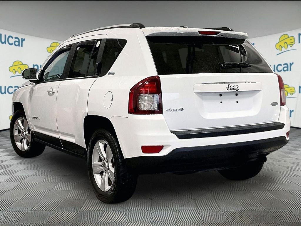 Used 2017 White Jeep Latitude image 3