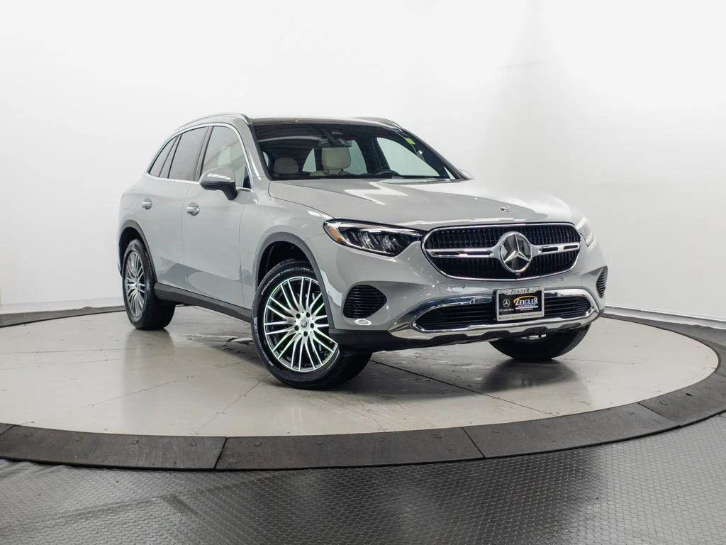Certified Used 2026  Mercedes-Benz GLC 300 image 1