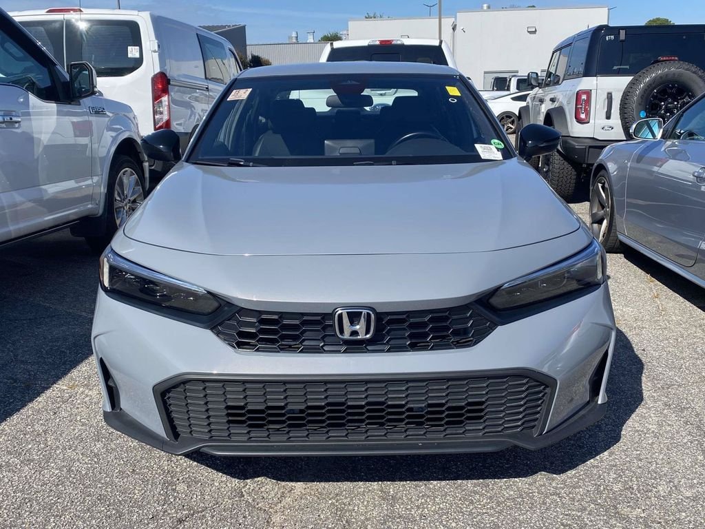 Used 2025  Honda Sport image 2
