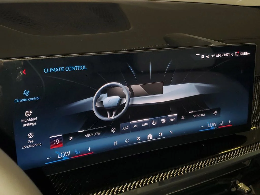 New 2026 Black Sapphire Metallic BMW M60i image 21