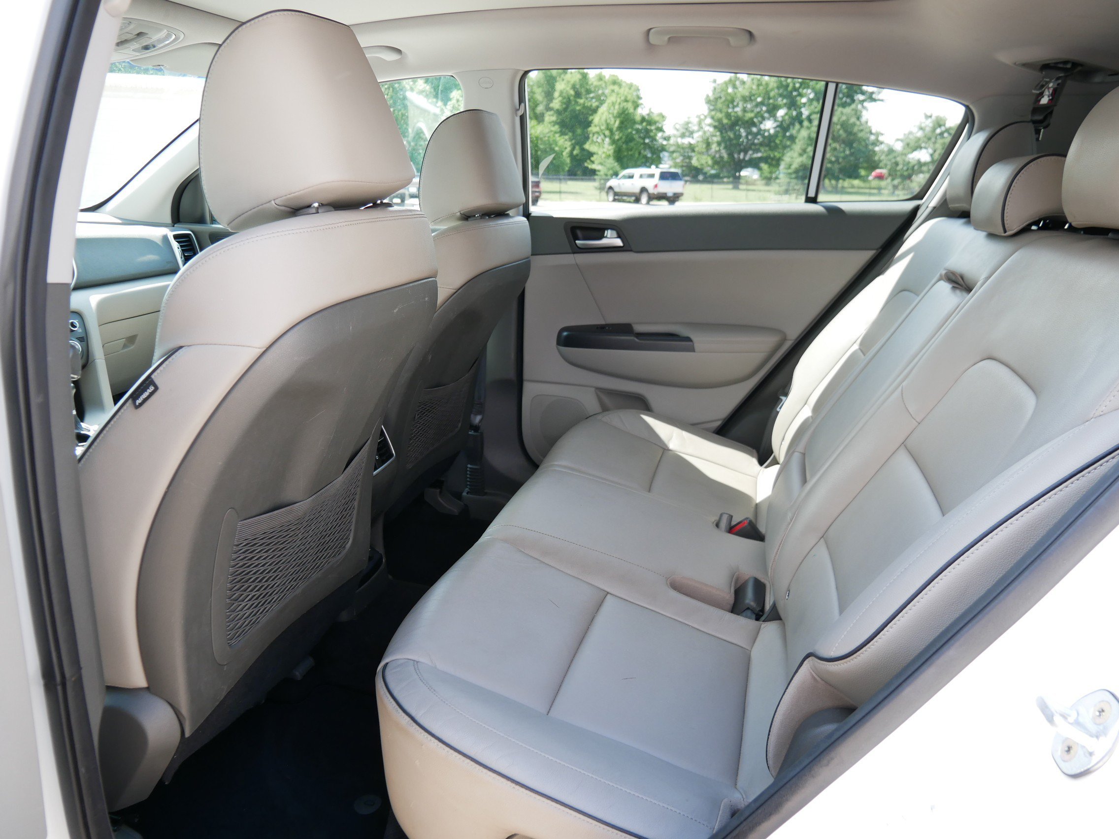 Used 2017 Snow White Pearl Kia EX image 11