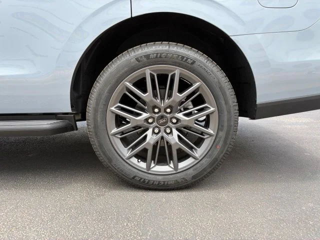 New 2026 Gray Ford Platinum image 19