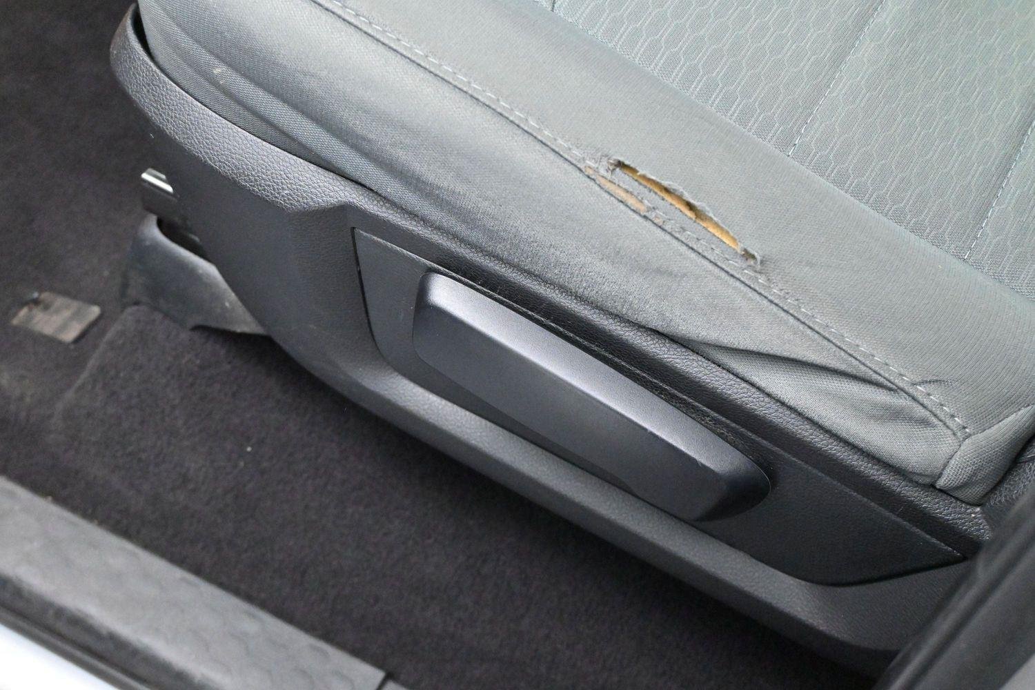 Used 2015 Bright Silver Metallic Clearcoat Ram SLT image 13