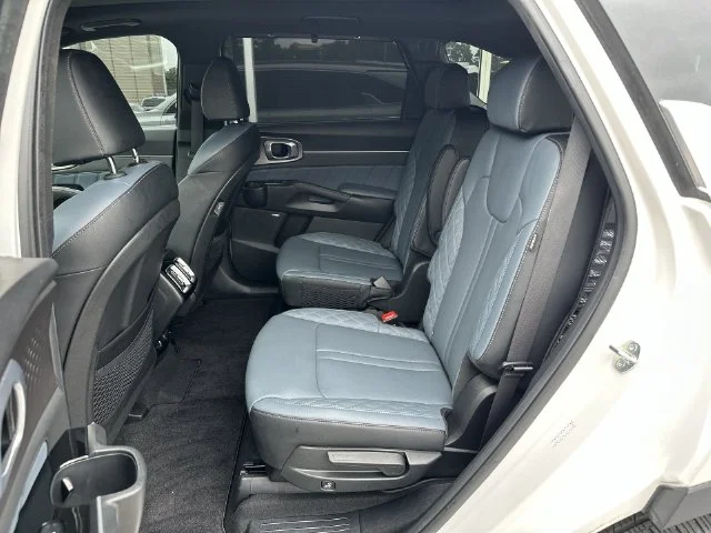 Used 2025 White Kia SX Prestige image 23
