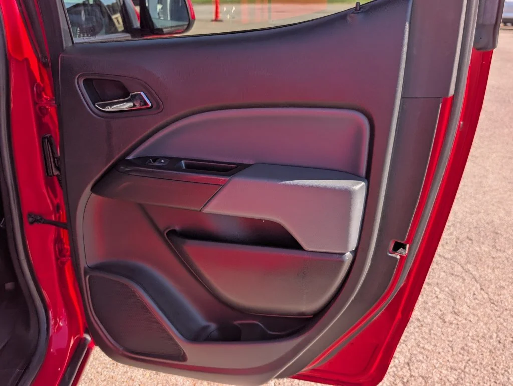 Used 2020 Red Chevrolet Z71 image 28
